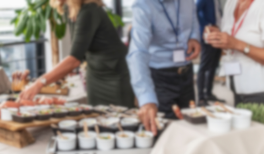 Catering und Networking bei einer Fachveranstaltung