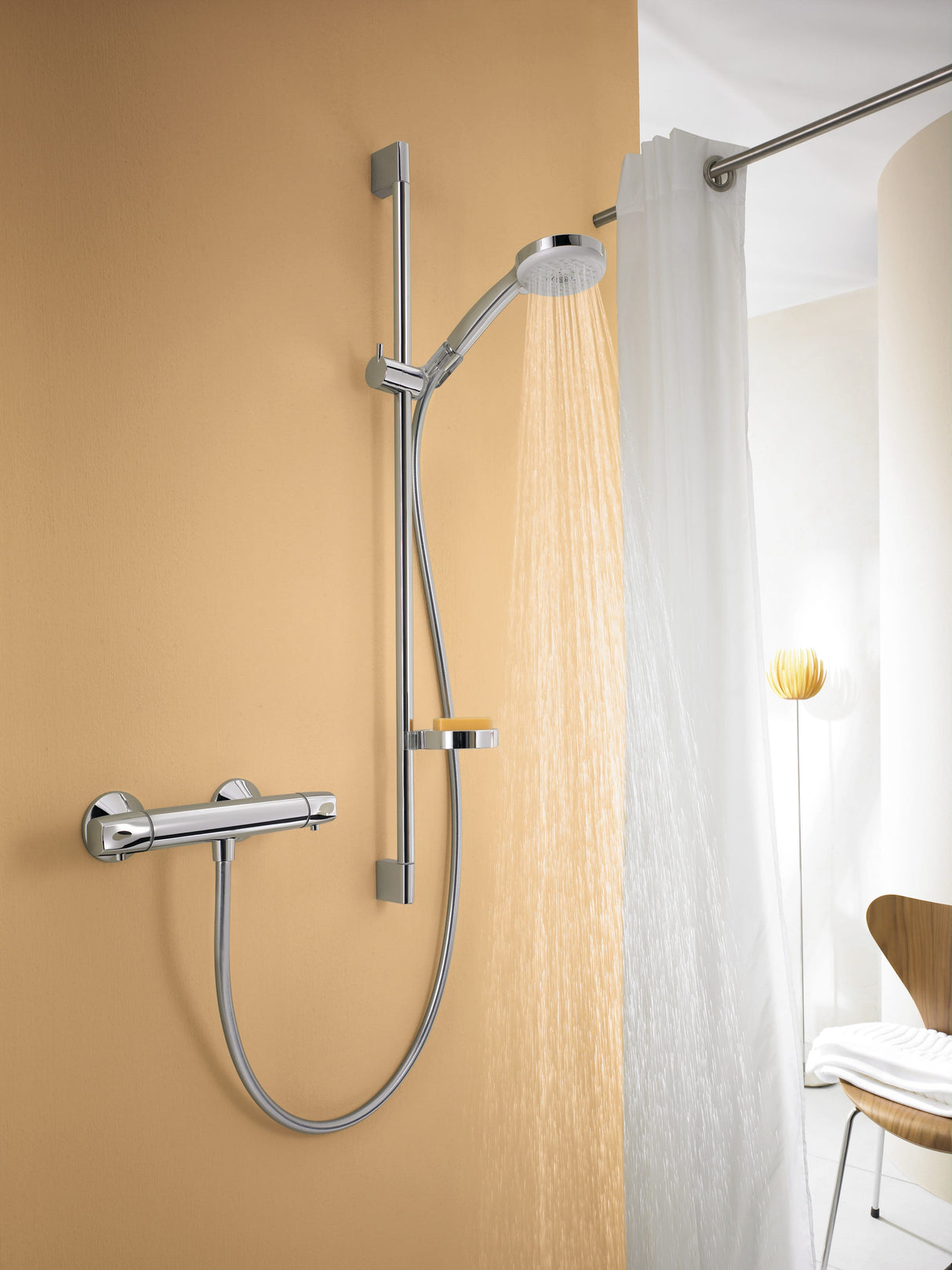 hansgrohe Croma 100 Brauseset Multi mit Brausestange 90 cm und Seifenschale, Chrom