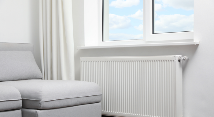 Heizkörper in einem Wohnzimmer
